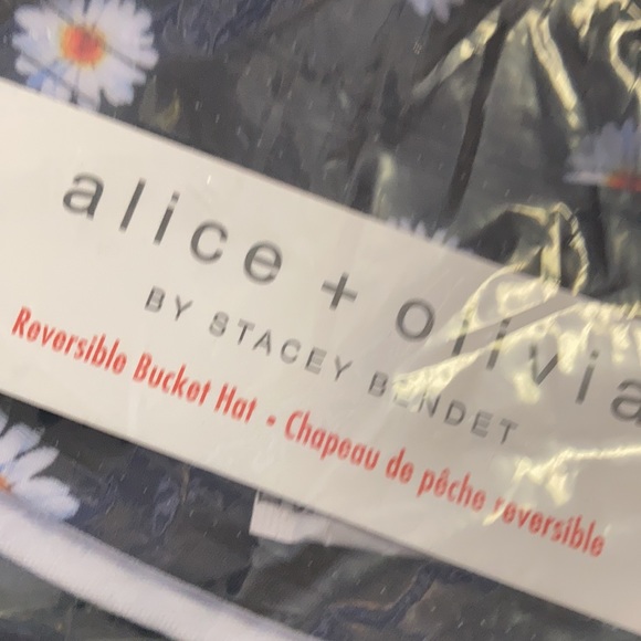 Alice and Olivia Reversible Bucket Hat Daisy - Picture 4 of 4